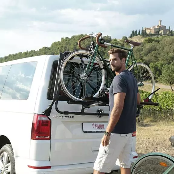 Porte-vélos Fiamma Volkswagen T6 Pro Pour 2/4 Vélos Noir Rouge 4 Porte-vélos Fiamma Volkswagen T6 Pro Pour 2/4 Vélos Noir Rouge – Image 2